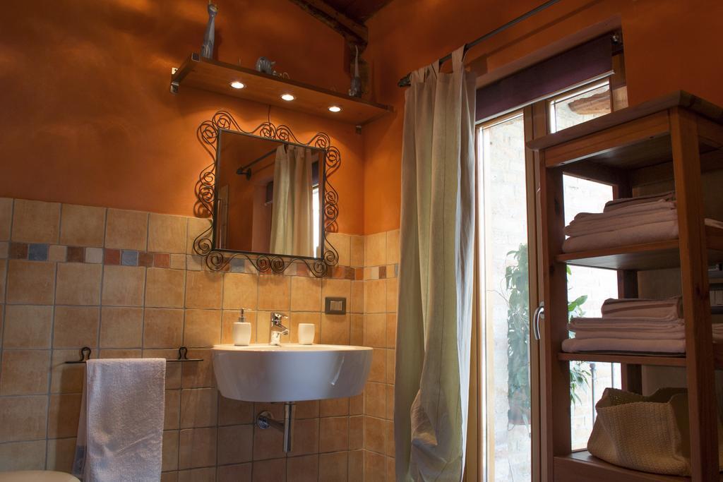 Holiday Home Ca' Del Cinema Mombercelli Bilik gambar